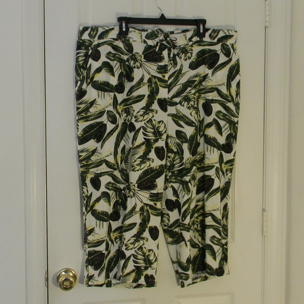 Perse Living in Linen Green Tropical Pull on Pants Capri Drawstring NWT